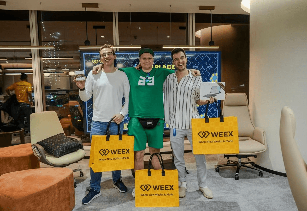 WEEX در بلاکچین لایف ۲۰۲۵ (۴).پی ان جی